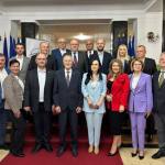 Știai că Argeșul a dat României 9 premieri și 2 capitale? Descoperă povestea lor în albumul „Pe Argeș în sus”! 10 Sursă foto: FB Simona Bucura Oprescu.