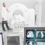 colaj s - O doctoriță din Pitești oferă servicii decontate CAS într-o clinică supermodernă din București!