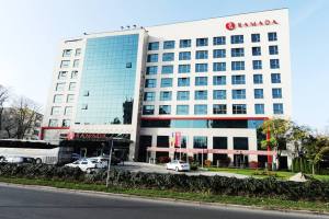 ramada pitesti 01 - Am intrat în cel mai mare adăpost civil din Argeș!