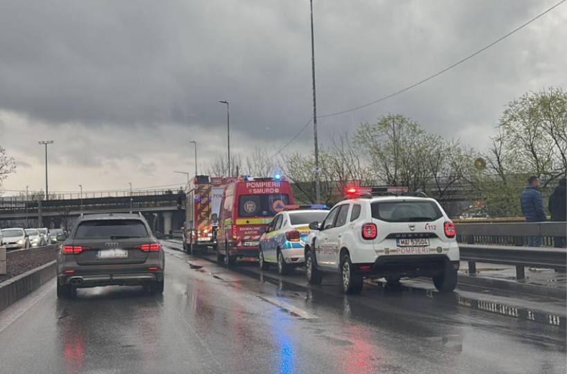 - O persoană s-ar fi aruncat în apă în zona Podul Viilor. Intervin pompierii!