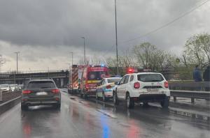 z - O persoană zărită în apă în zona Podul Viilor. Intervin pompierii!