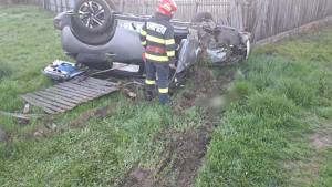 WhatsApp Image 2026 04 06 at 08.14.15 - Autoturism răsturnat la Drăganu. Două persoane preluate de ambulanță!