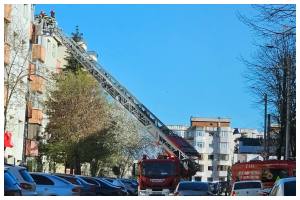 BeFunky collage 55 - Panica în Pitești: pompierii au intervenit pe strada Dacia