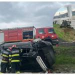 BeFunky collage 60 - Accident în Vinerea Mare la Davidești! Un autoturism s-a răsturnat și a lovit gardul unei ferme
