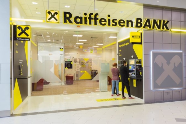 program bănci Paște 2026 Raiffeisen Bank