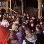 111 1 - (Video) Zeci de mii de argeșeni au ieșit noaptea trecută să ia lumina sfântă