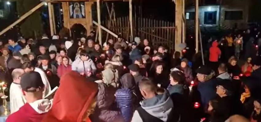 111 1 - (Video) Zeci de mii de argeșeni au ieșit noaptea trecută să ia lumina sfântă