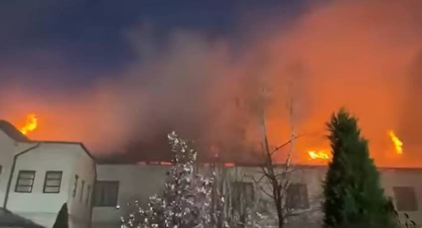 Incendiu puternic la mănăstire