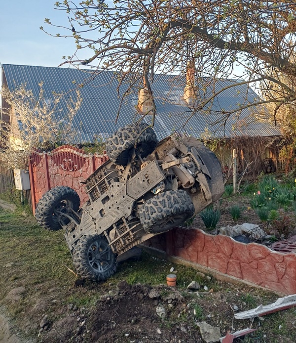 UPDATE: Accident grav în Argeș, în a doua zi de Paște. Tânărul care conducea ATV-ul nu avea permis 1 35710ab8 a5b9 40e1 8f6c 6247a2d80519 - UPDATE: Accident grav în Argeș, în a doua zi de Paște. Tânărul care conducea ATV-ul nu avea permis