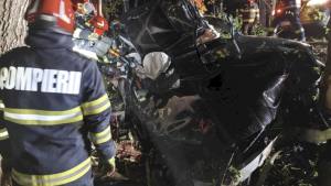 cats 1 - Tragedie de Paște! Doi tineri de 20 de ani au murit după ce mașina în care se aflau s-a izbit violent de un copac