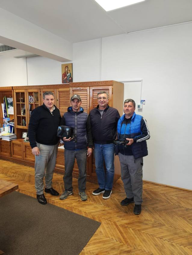 Câștigătorii acțiunii de colectare a D.E.E.E-urilor din Costești 2 premii colectare la Costesti