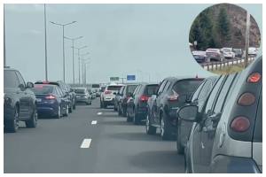 BeFunky collage 68 - Trafic intens spre București după Paște! Coloane de mașini pe principalele drumuri din țară