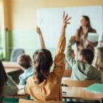 Elevii se întorc miercuri la cursuri. Când vor avea următoarele zile libere 12 aD02NzNiNTRjM2RmMzg4MTY3ZTE1ZjI0OGE1NmJhOTA4Mw.thumb - Elevii se întorc miercuri la cursuri. Când vor avea următoarele zile libere