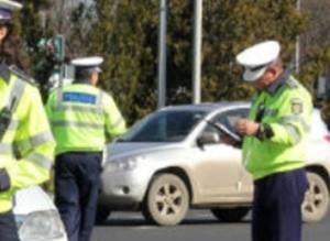 controale trafic - L-au prins cu 114 km/h în oraș! Tânăr de 23 de ani, amendat și lăsat pieton de polițiștii piteșteni