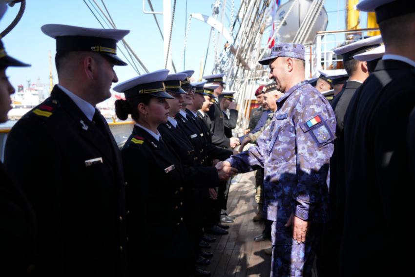 Nava-școală „Mircea” marș