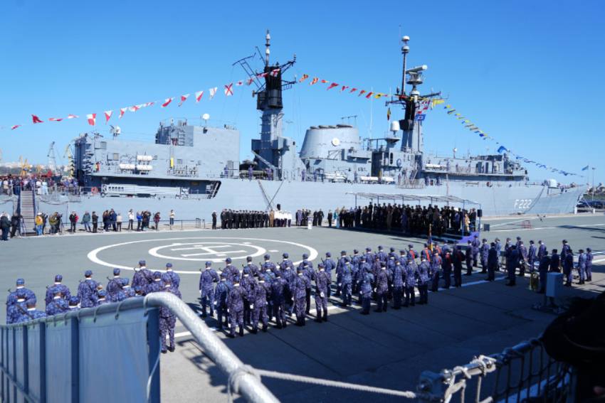 Nava-școală „Mircea” marș