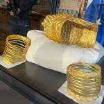 670594743 1350336077127205 1806018807369469125 n - Coiful de la Coțofenești și două brățări dacice se întorc acasă. Când vor putea fi văzute la Muzeul Național de Istorie