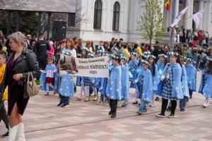 672688088 1578816904248454 1892867409432114446 n - Cristian Gentea: „Copiii sunt cele mai frumoase flori în parada Simfoniei!”