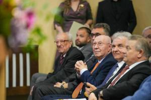 personalitati Simfonia LAlelelor 2026 1 - (VIDEO) Simfonia Lalelelor 2026 a început: Parada Florilor cu 1.800 de copii, concerte și un show spectaculos de lumini