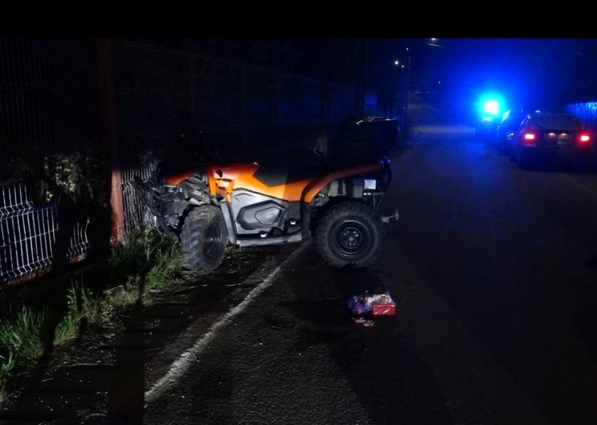 cats1 - Argeș: A ajuns la spital după ce s-a izbit cu ATV-ul de un gard. Tânărul nu avea nici permis