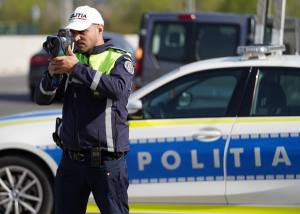 7738bfdf 2b24 41ec a326 6837b9472f17 - Șoferi trași pe dreapta de polițiștii argeșeni. Goneau cu peste 100 km/h în localitate