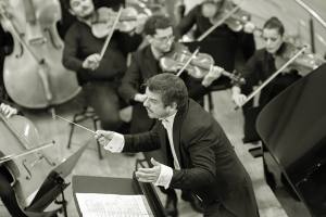 cats - S-a stins din viață dirijorul Víctor Eloy López. Avea doar 43 de ani