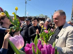 gentea la simfonia lalelleor 2026 - Simfonia Lalelelor 2026: Mii de oameni au umplut Piteștiul la cel mai spectaculos weekend al primăverii