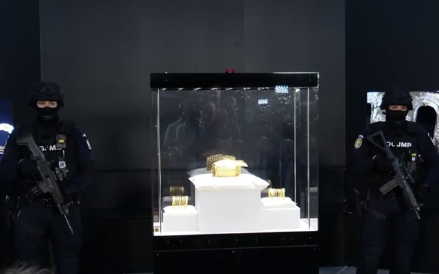 2eadf7a3 0a60 40cf 9507 1167a7a46bce - Coiful de la Coțofenești și 2 brățări dacice au ajuns în țară. Când pot fi văzute de public