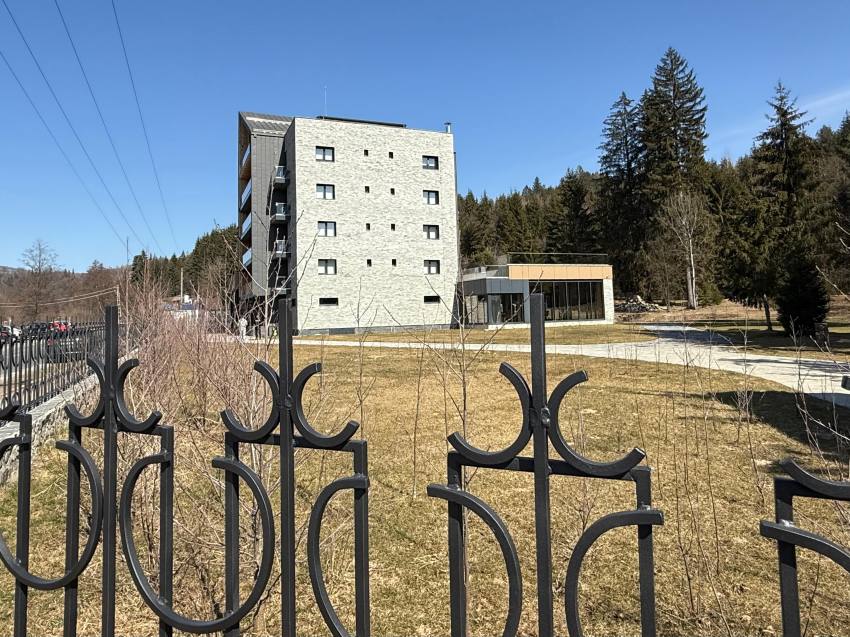 Hotel Bughea Bai 33 - S-a inaugurat Hotel Bughea Băi – un nou reper turistic de 4*** în zona Muscelului