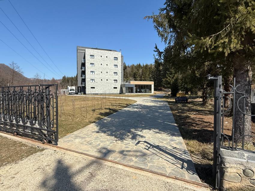 Hotel Bughea Bai 35 - S-a inaugurat Hotel Bughea Băi – un nou reper turistic de 4*** în zona Muscelului