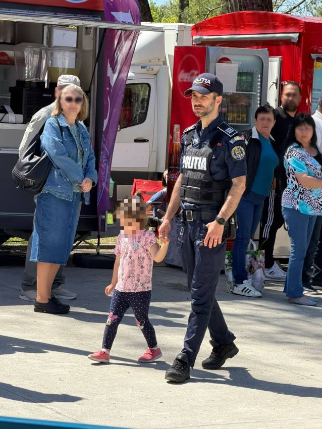 fetiță pierdută Simfonia Lalelelor