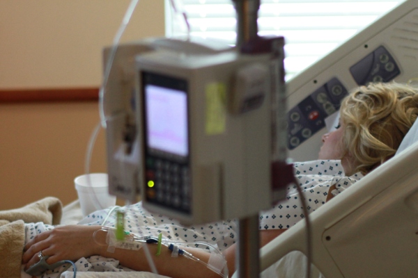 însărcinată fără să știe Iași tânără femeie spital