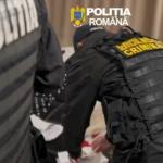 percheziții mascați