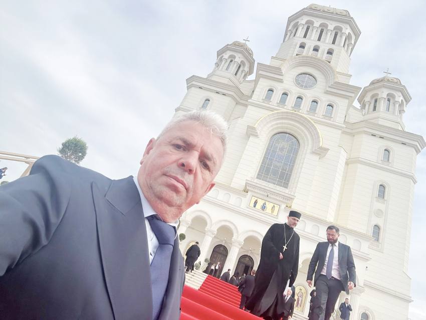 Corbi1 - Criză la Corbi: universități-fantomă, viceprimari „călători în timp” și… un statut care a luat-o puțin razna!