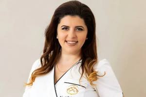 medic Cristina Buzgar