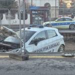 masina politie locala sine - Autospecială a Poliției Locale implicată într-un accident în Capitală. Un agent a ajuns la spital
