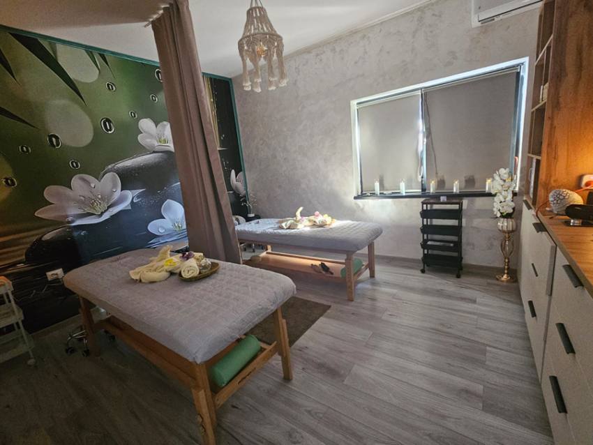 Golden Touch 2 - Golden Touch s-a deschis în Pitești. Locul unde „dispare” stresul – experiența unică de floating și ritualul japonez HeadSpa