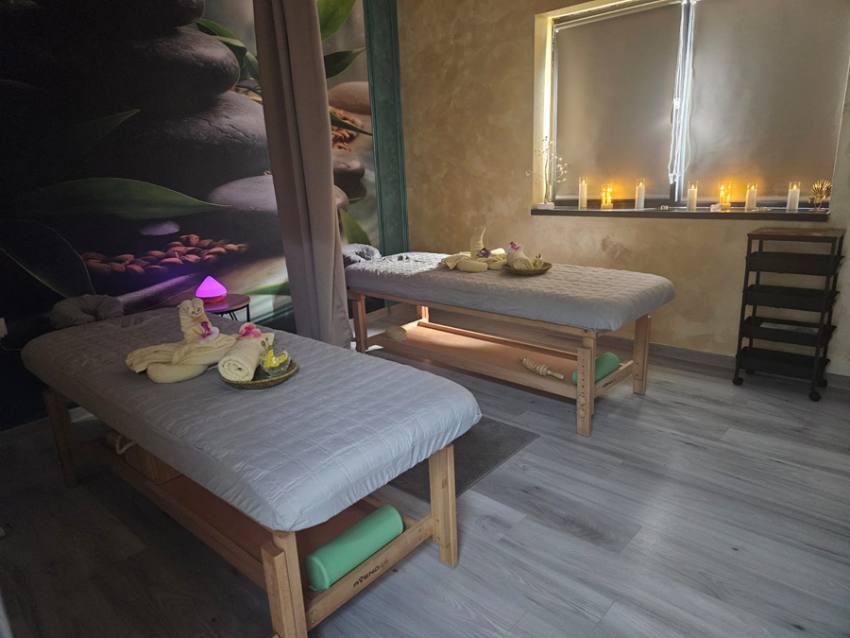 Golden Touch - Golden Touch s-a deschis în Pitești. Locul unde „dispare” stresul – experiența unică de floating și ritualul japonez HeadSpa