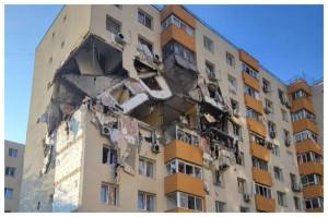 BeFunky collage 29 - A fost semnat contractul pentru punerea în siguranţă a blocului explodat din Rahova