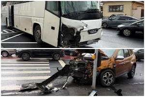 cats - Mașină cu numere de Argeș, implicată într-un accident în Brașov. Impact violent cu un autocar