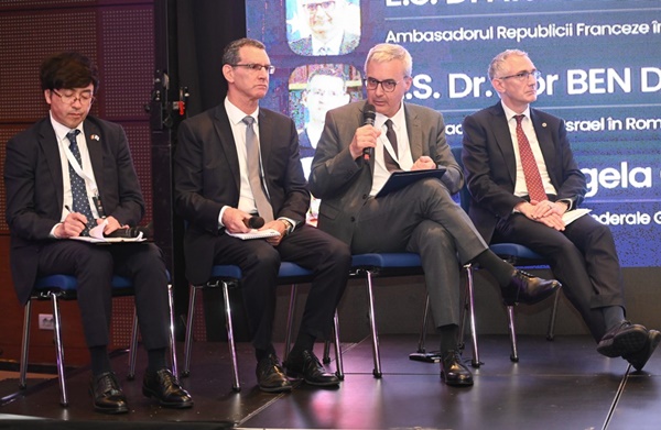 052cc7a8 c31f 4ae5 8311 4994fa744b43 - Diplomați și reprezentanți ai mediului economic internațional, la ARGEȘ INVEST: „Investițiile vin acolo unde există încredere, predictibilitate și viziune”