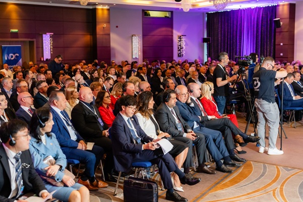 312262db a7c0 48e6 b428 dc336905587b - Diplomați și reprezentanți ai mediului economic internațional, la ARGEȘ INVEST: „Investițiile vin acolo unde există încredere, predictibilitate și viziune”