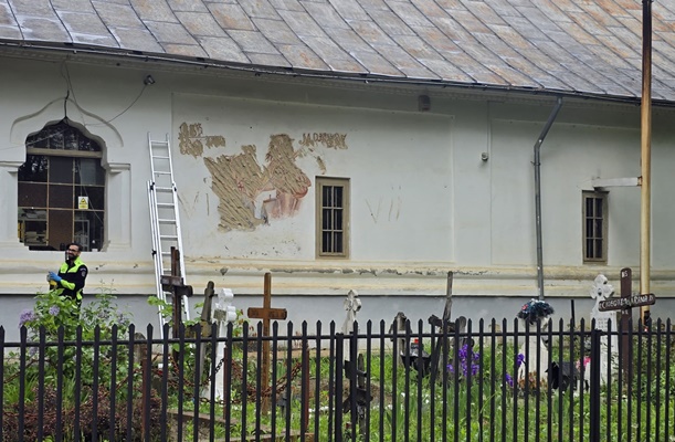 819d5347 af5e 4e6d a8f5 84364ed201c5 - Biserica din Ciocănăi, vandalizată de un bărbat. A distrus imaginea cu „Moartea”
