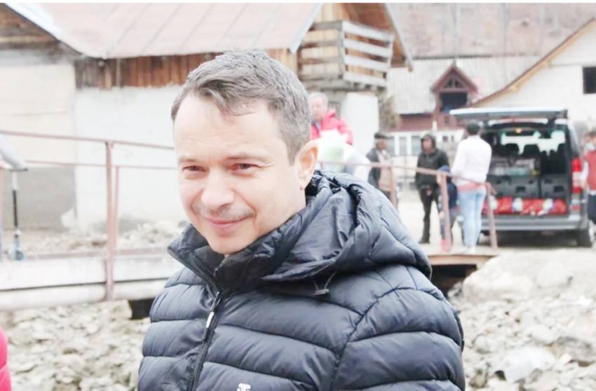 Boncoi Petre Ionel primar Valea Mare Pravat - 970.000 de euro în fiecare lună! Atât plătește Argeșul pentru asistații social!