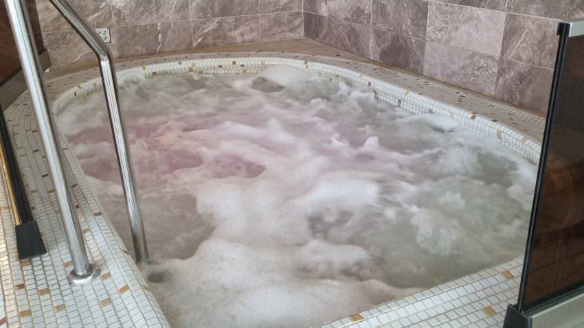 marcea jacuzzi - După o zi obositoare, corpul și mintea au nevoie de resetare. La Marcea Sport, relaxarea devine rutină sănătoasă