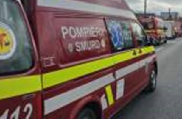 accident elevi dambovita1 300x225 1 - Accident pe Autostrada A1 București-Pitești. Două mașini implicate