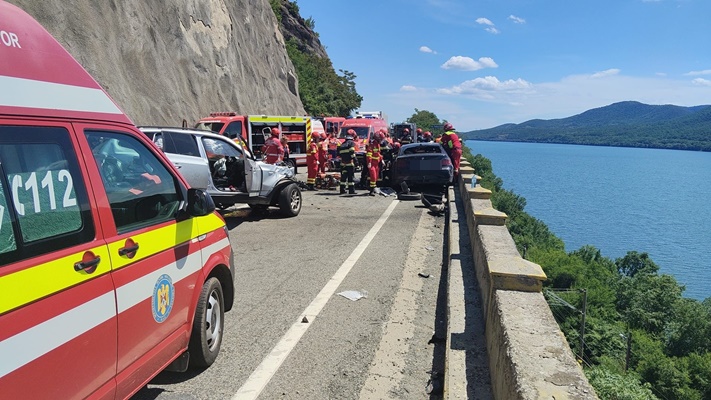 Accident grav pe DN 6. Un bărbat a murit, iar alte trei persoane au fost rănite 1 699515847 1420478820098804 258159565414783746 n - Accident grav pe DN 6. Un bărbat a murit, iar alte trei persoane au fost rănite