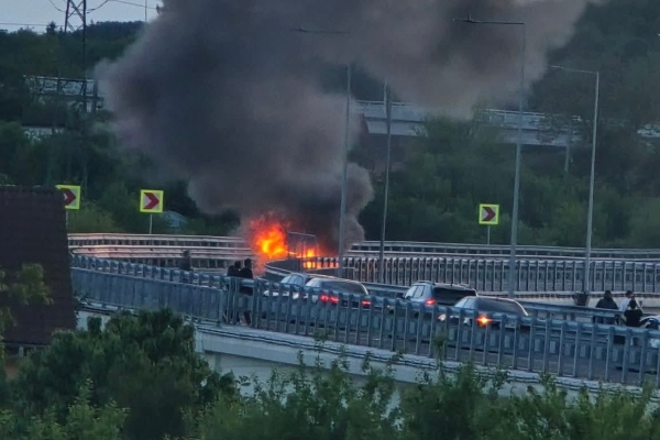 incendiu mașină curtea de argeș