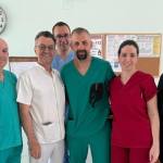 O nouă premieră la Spitalul Județean Pitești! Pacientă de 70 de ani, operată cu succes 13 echipa dr. Gabriel Copciag, medicul șef al Secției de Ortopedie a SJU Pitești