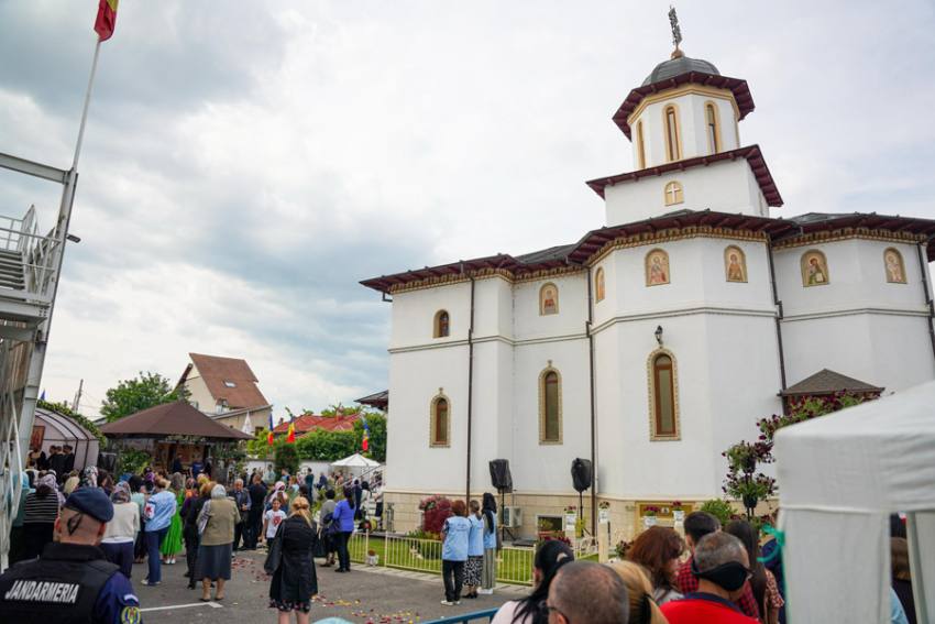 Pelerinaj important la Pitești: credincioșii se pot închina la moaștele Sfintei Maria Magdalena până pe 24 mai 4 Sursă foto: FB Ion Minzina